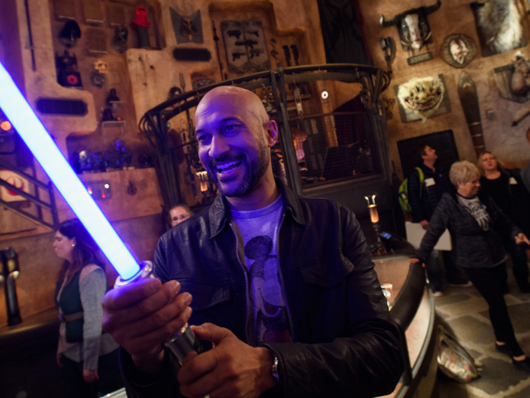 Encuentra el color de tu sable láser con nuestro emocionante cuestionario Cómo hackear el color de los sables de luz de Star Wars: Galaxy's Edge ...
